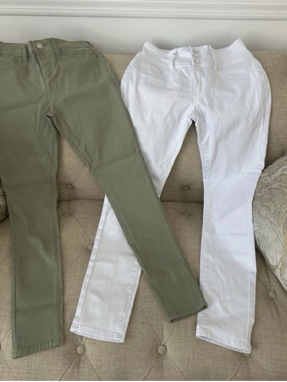 Bundle (2) Elite Jeans & White High Waist Skinny Pants Size M / 7